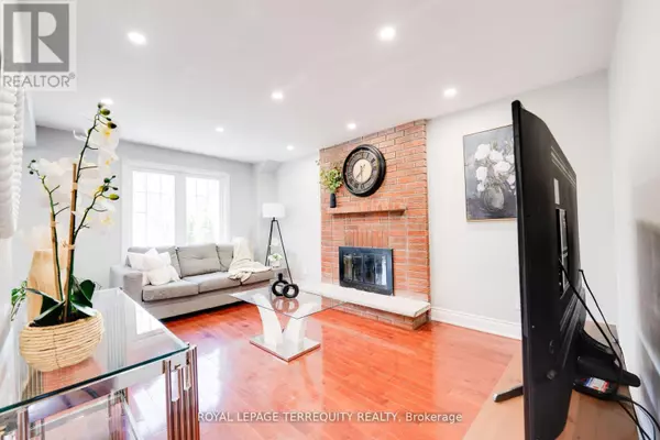 Mississauga (rathwood), ON L4Z2T3,4242 PETERSBURG CRESCENT