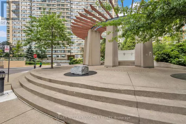 Mississauga (city Centre), ON L5B4L2,33 Elm DR West #2013