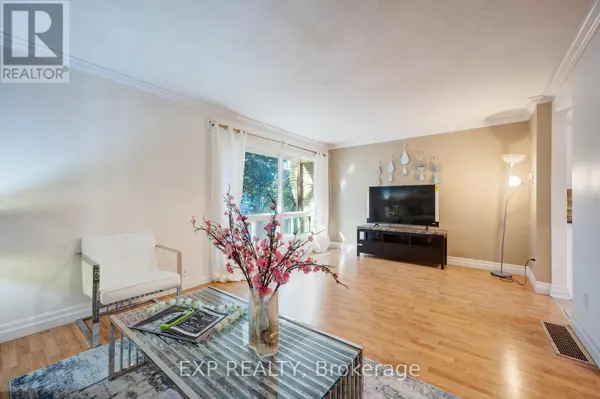 Mississauga (clarkson), ON L5J4B2,915 Inverhouse DR #UNIT 42