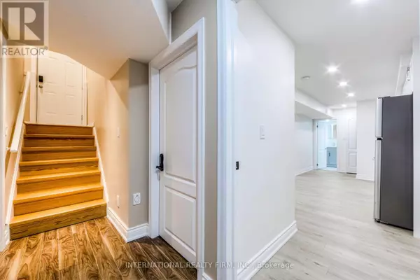 Mississauga (lakeview), ON L5G4J3,1051 CAVEN STREET