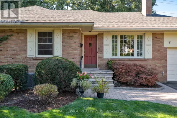 Mississauga (lakeview), ON L4Y1E9,935 HEDGE DRIVE