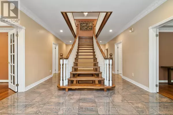 Mississauga (erindale), ON L5C1Y1,2339 GLENGARRY ROAD