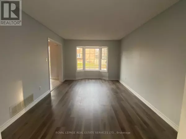 Oakville (ro River Oaks), ON L6H5Z4,104 INVERHURON TRAIL