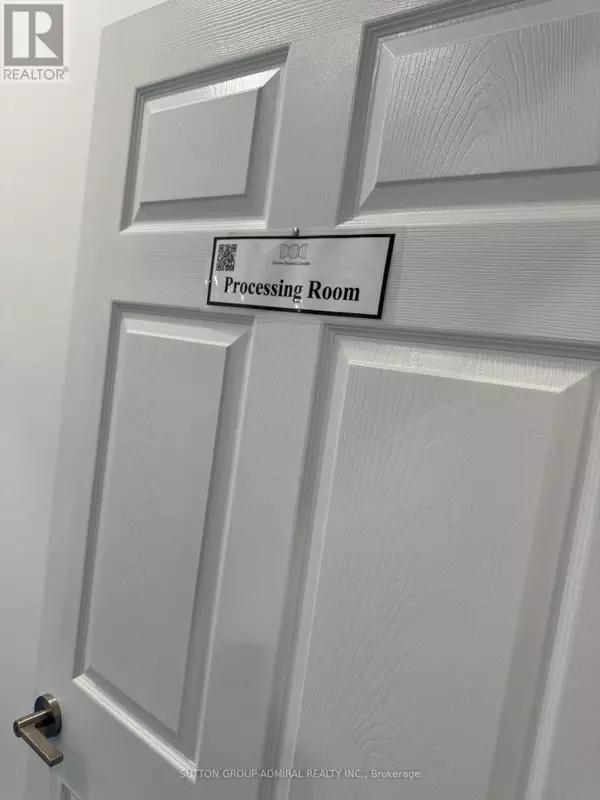 Toronto (york University Heights), ON M3J2B8,70 Vanley CRES #3