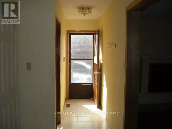 Mississauga (malton), ON L4T3S5,7463 Sigsbee DR #Side unit