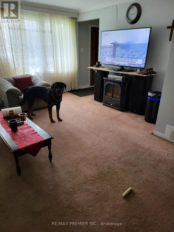 Toronto (west Humber-clairville), ON M9W3B1,53 ROSEFAIR CRESCENT