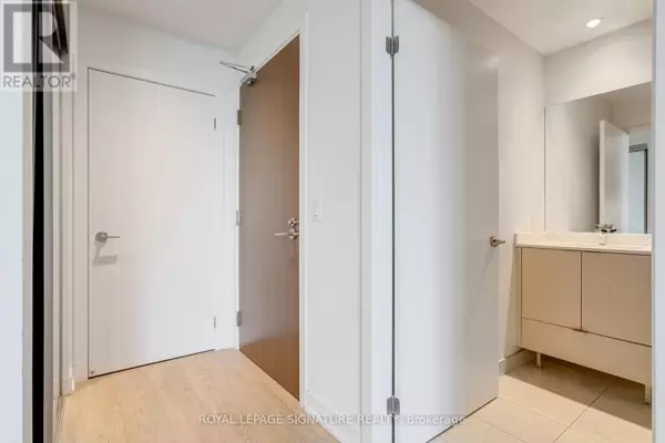 Toronto (high Park-swansea), ON M6S1A1,1926 Lake Shore BLVD West #2217