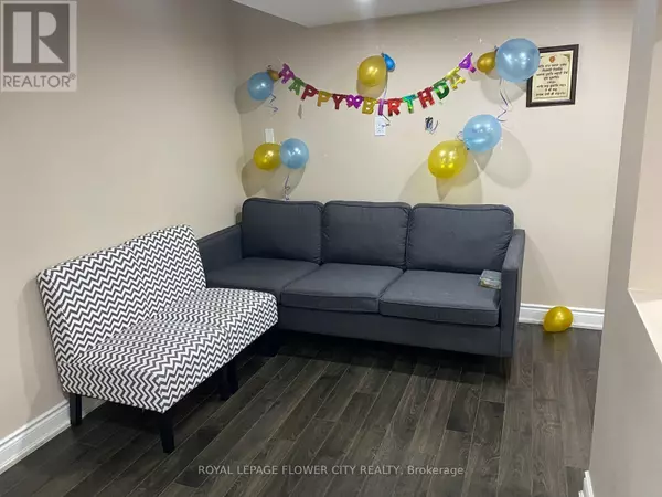 Brampton (bram East), ON L6P2W1,125 Don Minaker DR #125