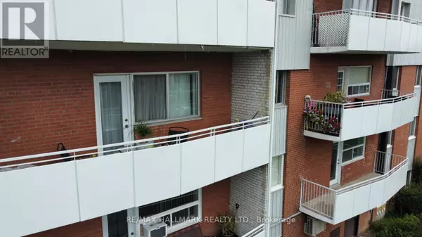 Mississauga (sheridan), ON L5K1Z6,2485 Woking CRES #309