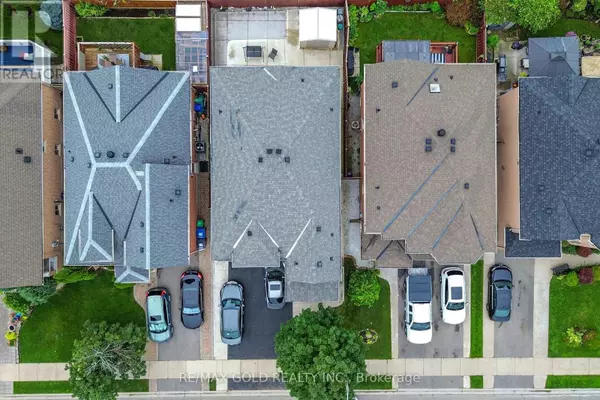 Brampton (fletcher's Meadow), ON L7A3L3,18 THIMBLEBERRY STREET