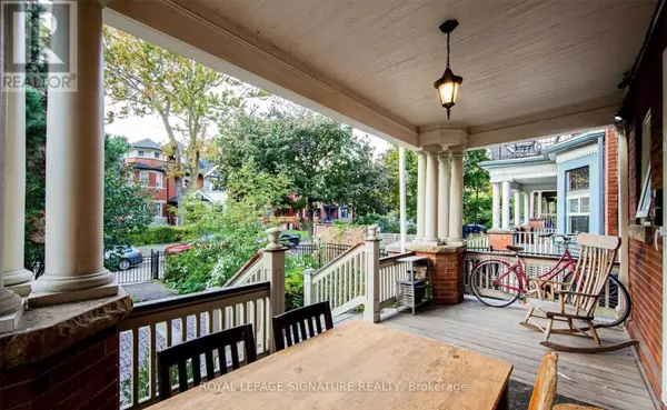 Toronto (south Parkdale), ON M6K2Z7,1 Maynard AVE #2