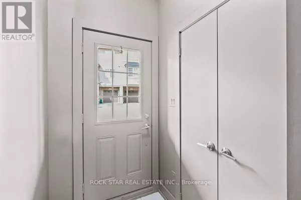 Burlington (freeman), ON L7R0C2,1401 Plains RD East #28