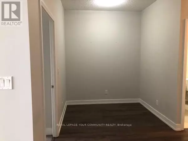 Toronto (etobicoke West Mall), ON M9C0B1,6 Eva RD #GL6