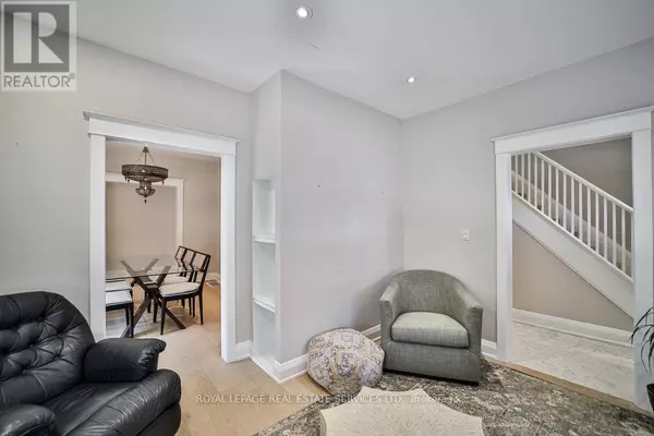 Oakville (co Central), ON L6K3J2,128 CHISHOLM STREET