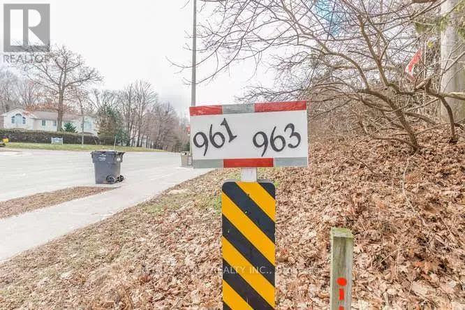 Mississauga (lorne Park), ON L5H1H8,961 LAKESHORE ROAD W