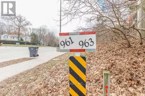 961 LAKESHORE ROAD W, Mississauga (lorne Park), ON L5H1H8