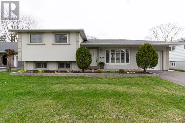 2231 URWIN CRESCENT, Oakville (wo West), ON L6L2T3