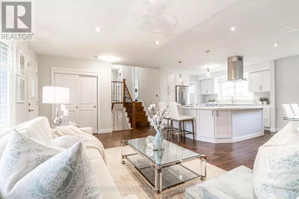 Oakville (wo West), ON L6L2T3,2231 URWIN CRESCENT