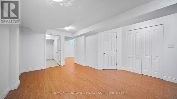 Mississauga (hurontario), ON L4Z4K5,128 Breton AVE #Lower