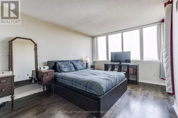 Mississauga (city Centre), ON L5B3W4,350 Webb DR #1208