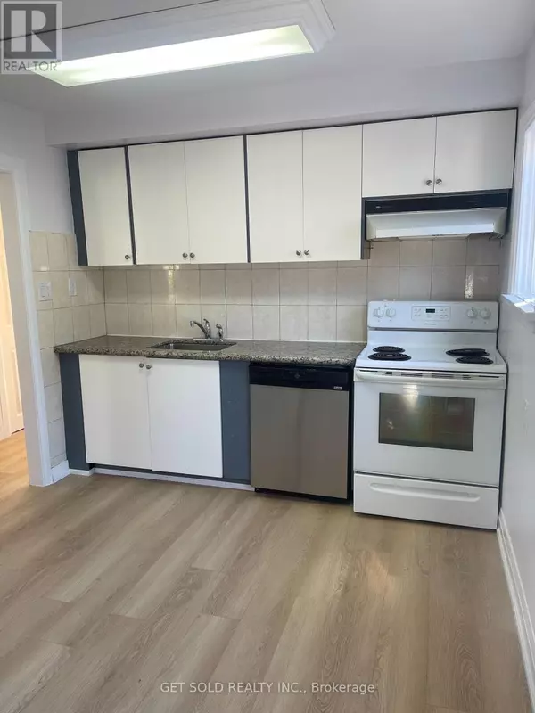 Toronto (elms-old Rexdale), ON M9W3R3,62 Grierson RD #main