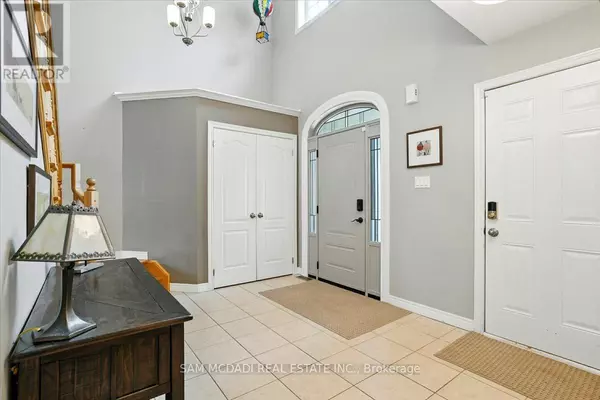 Orangeville, ON L9W0A3,3 MAUDE COURT