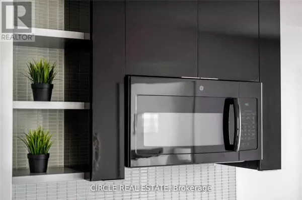 Toronto (mimico), ON M8V1A1,33 Shore Breeze DR #1806