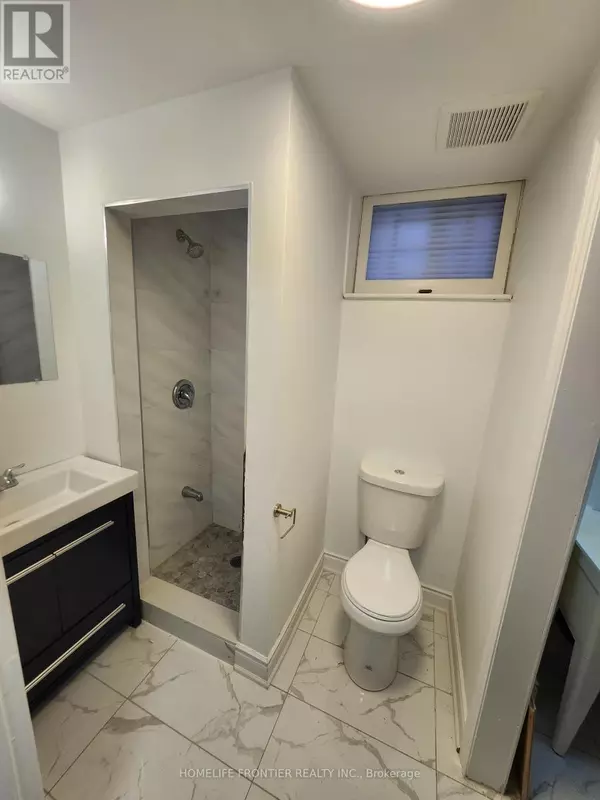 Mississauga (applewood), ON L3Y2M7,759 Bloor ST North #Basement