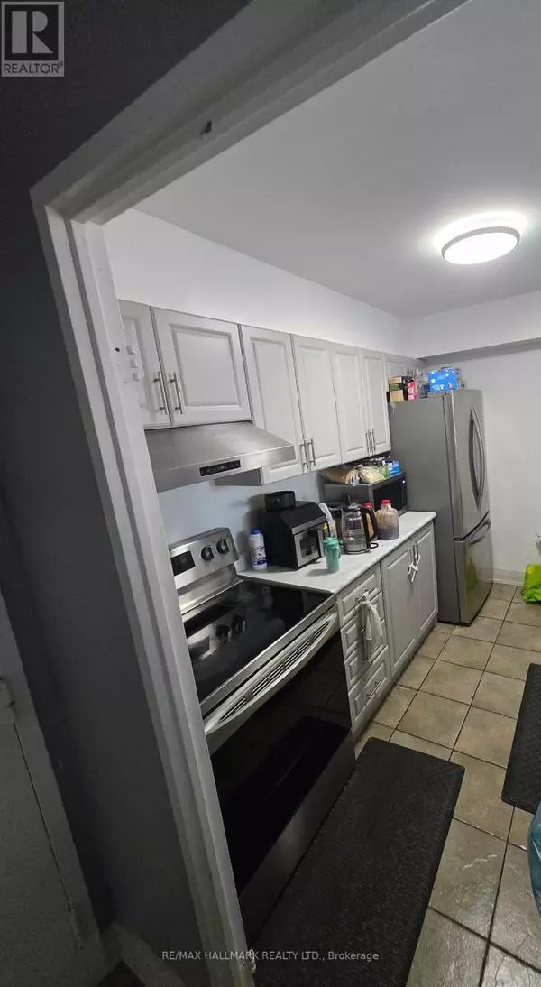 Toronto (humberlea-pelmo Park), ON M9M3A1,3077 Weston RD #1802