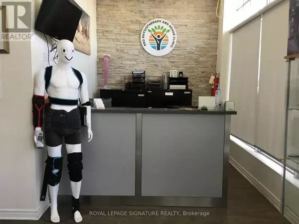 Brampton (bram West), ON L6Y0J8,7955 Financial DR #4B