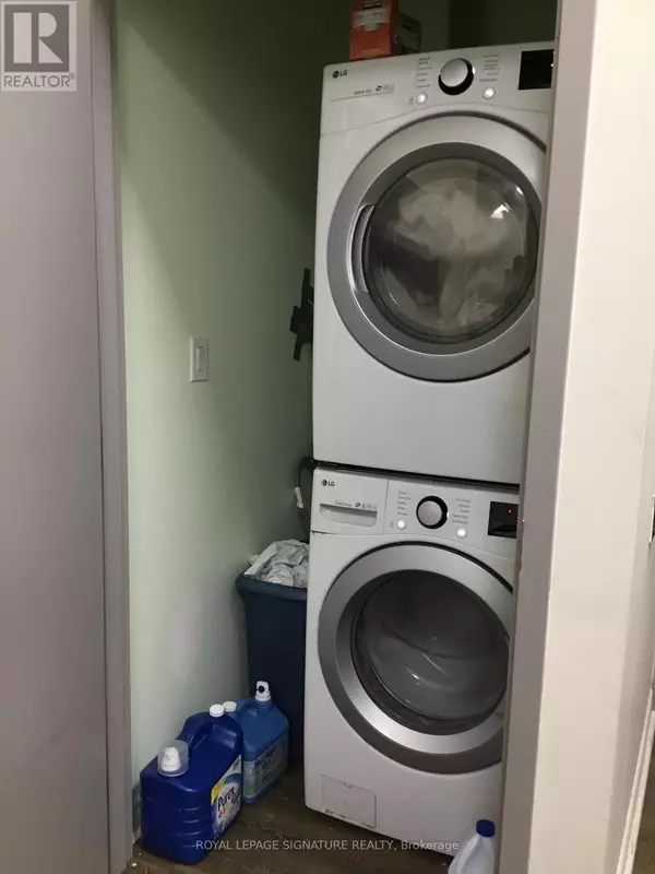 Brampton (bram West), ON L6Y0J8,7955 Financial DR #4B