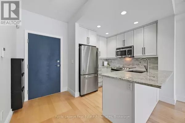 Burlington (brant), ON L7S1M7,551 Maple AVE #1407