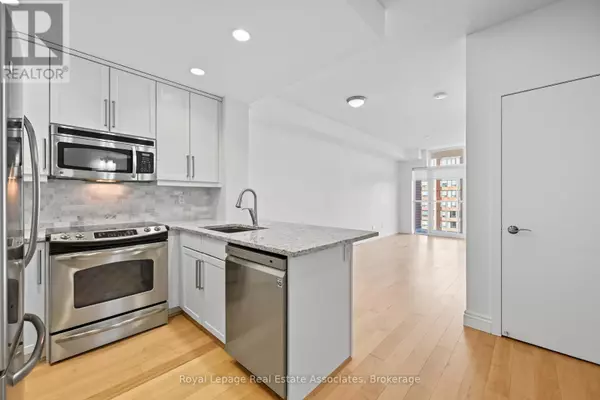Burlington (brant), ON L7S1M7,551 Maple AVE #1407