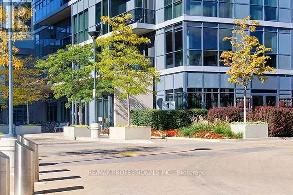 1 Valhalla Inn RD #1202, Toronto (islington-city Centre West), ON M9B1S9