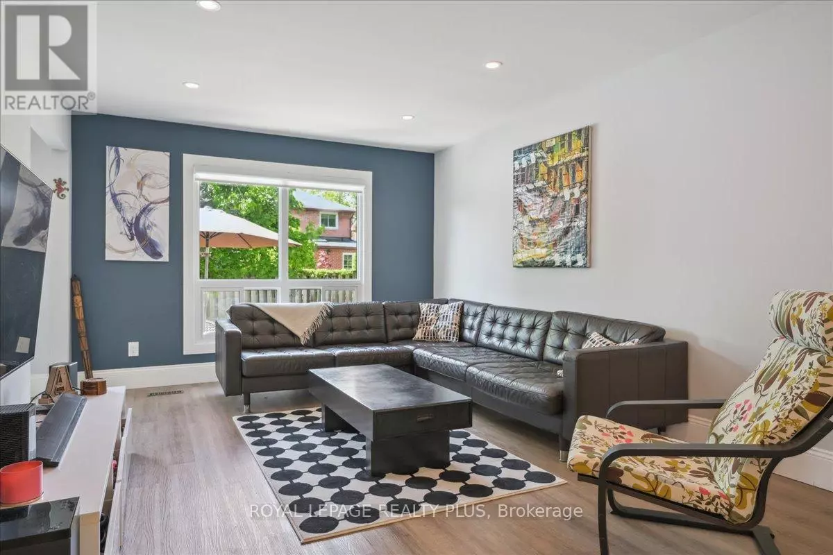 Oakville (ro River Oaks), ON L6H3N5,284 RIMMINGTON DRIVE