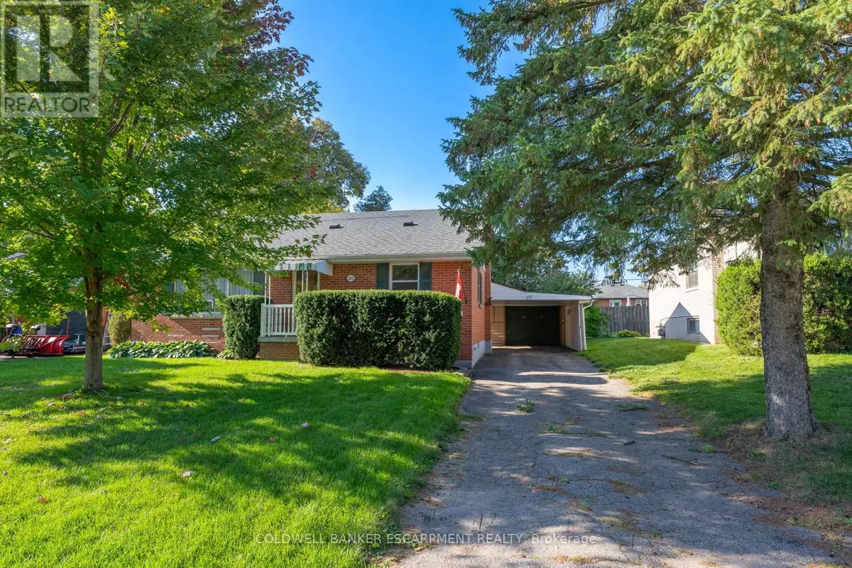 Halton Hills (ac Acton), ON L7J1B6,111 ELIZABETH DRIVE