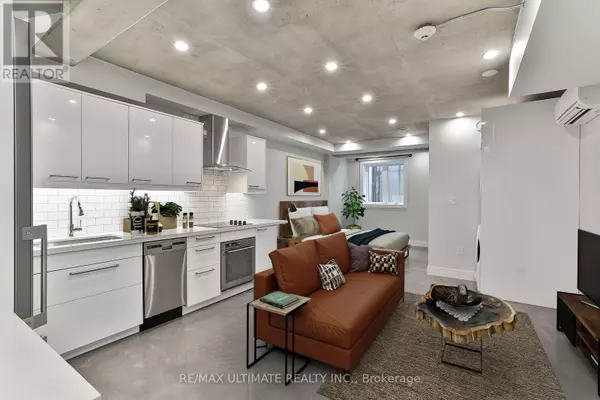 Toronto (keelesdale-eglinton West), ON M6M3W9,1745 Keele ST #4