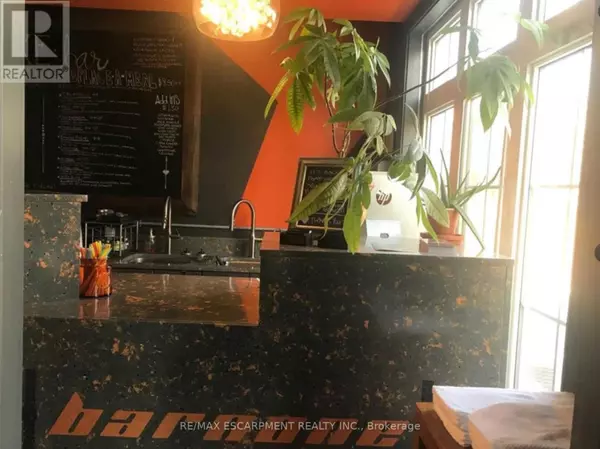 Burlington (brant), ON L7R0A5,2099 BATES COMMON