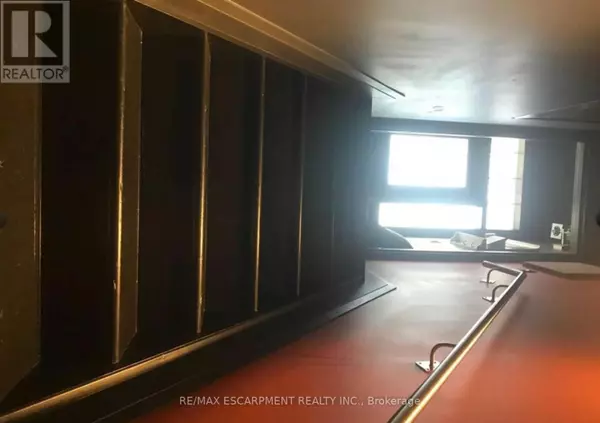 Burlington (brant), ON L7R0A5,2099 BATES COMMON