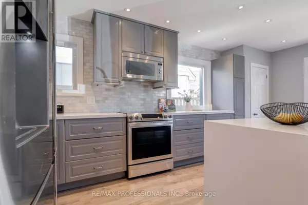 Toronto (alderwood), ON M8W3V2,516 BROWNS LINE