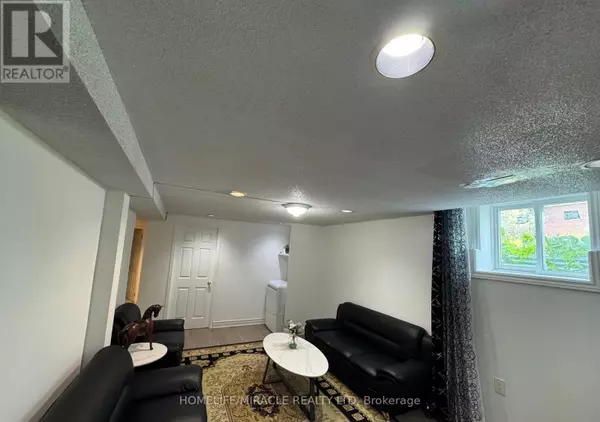 53 PARKSIDE DRIVE, Brampton (brampton South), ON L6Y3A1