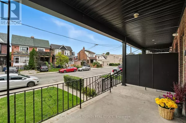 Toronto (weston-pellam Park), ON M6N3H2,25 SPRING GROVE AVENUE