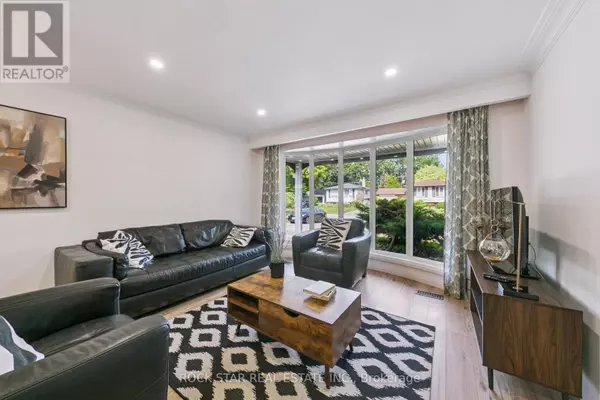 Burlington (appleby), ON L7L4E2,635 BRIDLE WOOD