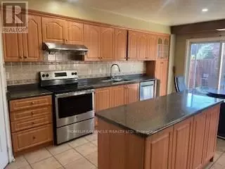 Brampton (fletcher's Meadow), ON L7A2A9,18 FAIRHILL AVENUE