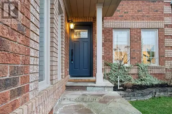 Mississauga (east Credit), ON L5V1S2,5136 CASTLEFIELD DRIVE