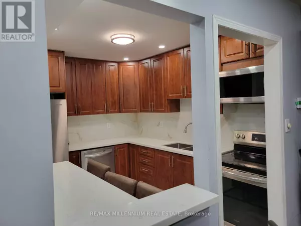 Brampton (sandringham-wellington), ON L6R1N8,13 Wickstead CT #75