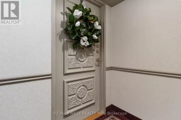 Oakville (br Bronte), ON L6L5L6,2185 Marine DR #1108