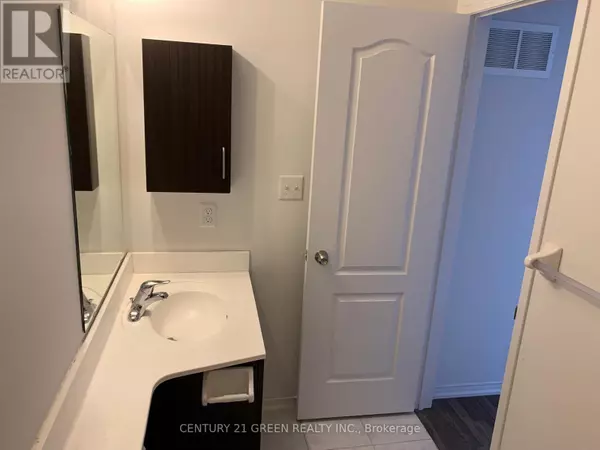 Oakville (ro River Oaks), ON L6H0K1,2500 Post RD #17