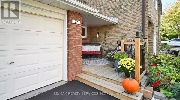 Brampton (central Park), ON L6S3K1,72 Carisbrooke CT #72