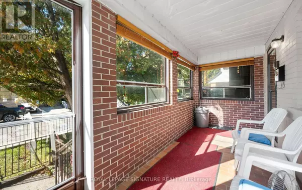 Toronto (weston-pellam Park), ON M6N3M1,69 CHAMBERS AVENUE